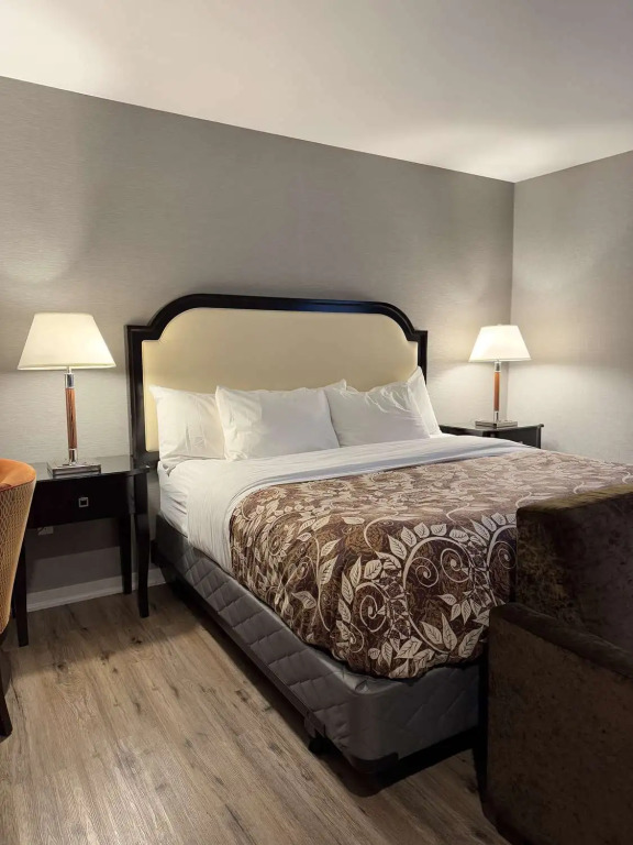 Big Bird Inn Wawa, SureStay Collection by Best Western