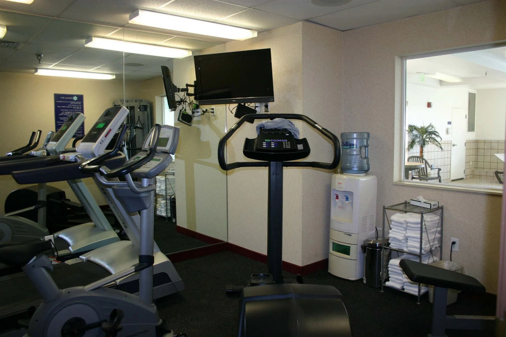 Crystal Inn Hotel & Suites - Great Falls