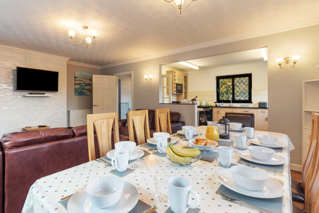 Hazelglade Cottage - Hot Tub, Games Room, Pet Friendly