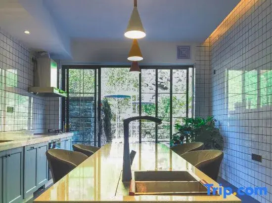 Li Xiangguo Wenquan Homestay