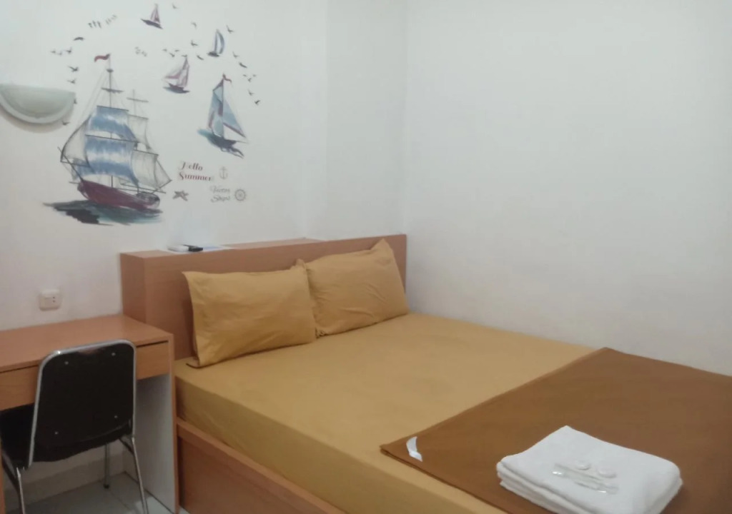 Chrissant Hotel