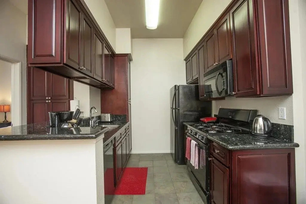 Master Housing - Strathmore Regency Apartments