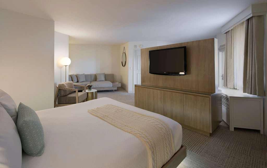 The Belamar Hotel Manhattan Beach, Tapestry by Hilton