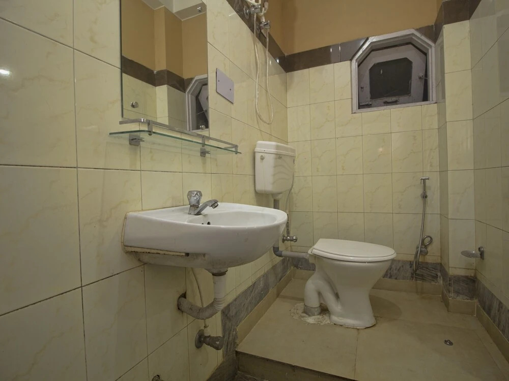 OYO 13521 Sudhriti Hotel