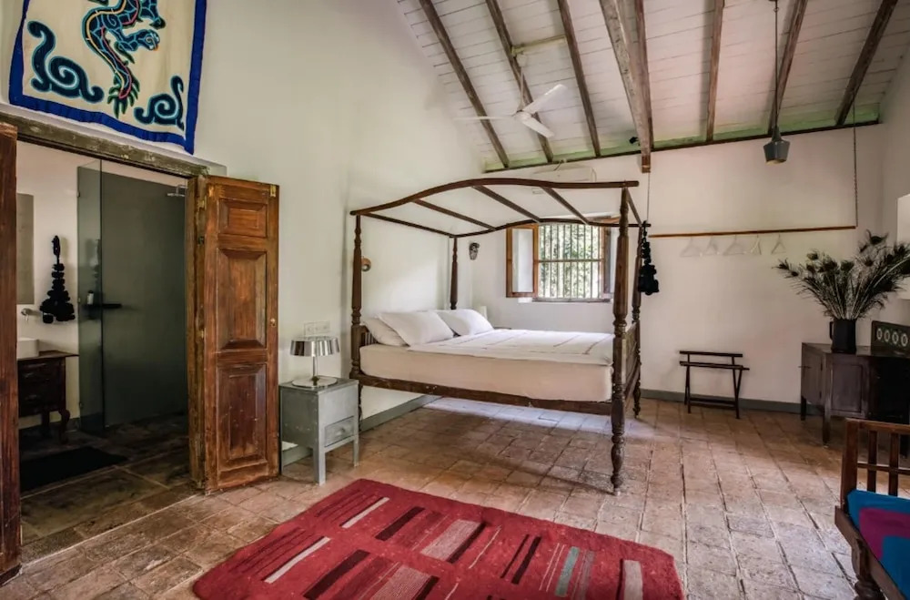Antique Dutch Period Country House With Far Reaching West-facing Views