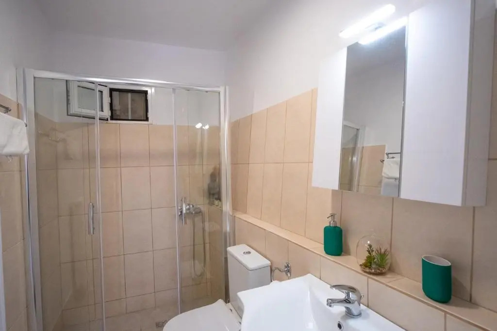 Remvi GUEST HOUSE