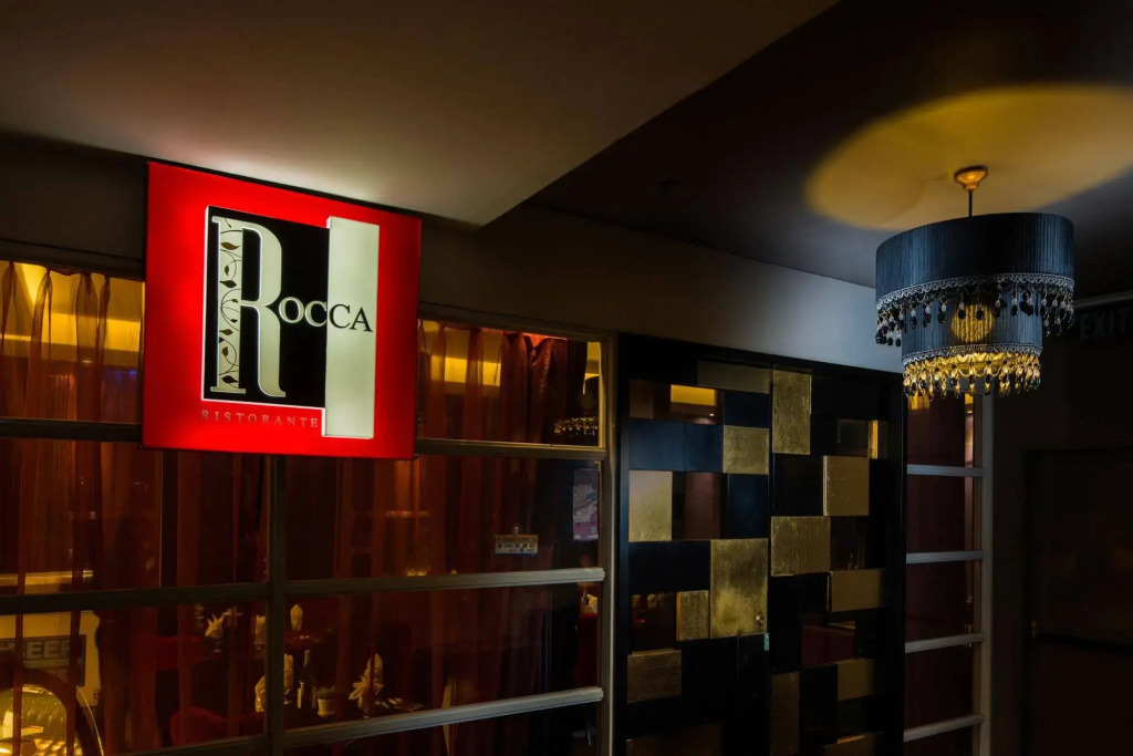 OYO 1235 Palette Torre Venezia Suites
