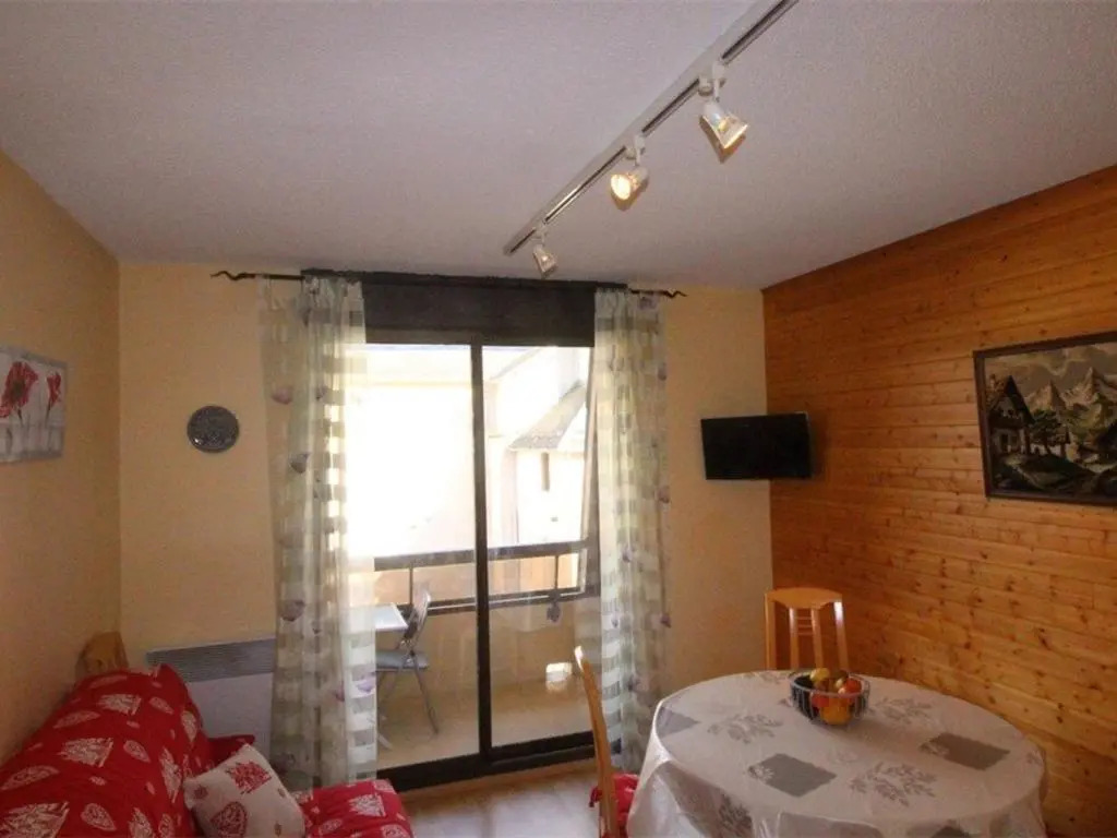 Appartement Bagnères-de-Luchon, 2 pièces, 4 personnes - FR-1-313-160