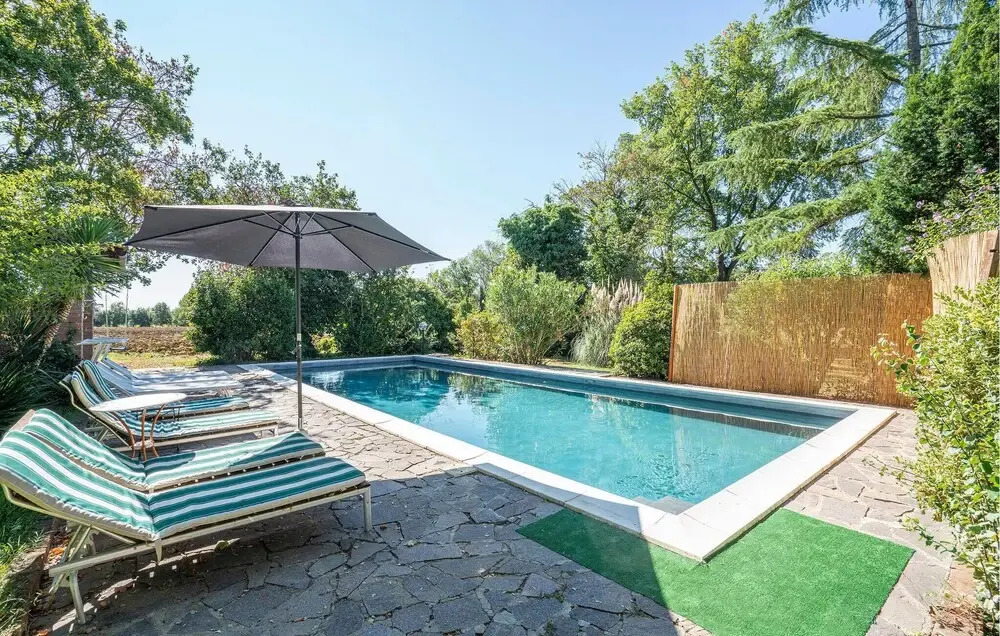 Beautiful Home in Foiano With 5 Bedrooms, Wifi and Outdoor Swimming Pool