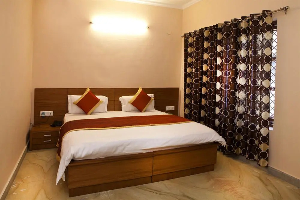 OYO 40989 Hotel Amigo