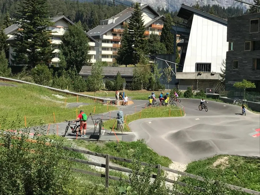Ferienwohnung Laax mit Traumblick, großem Balkon und Terrasse