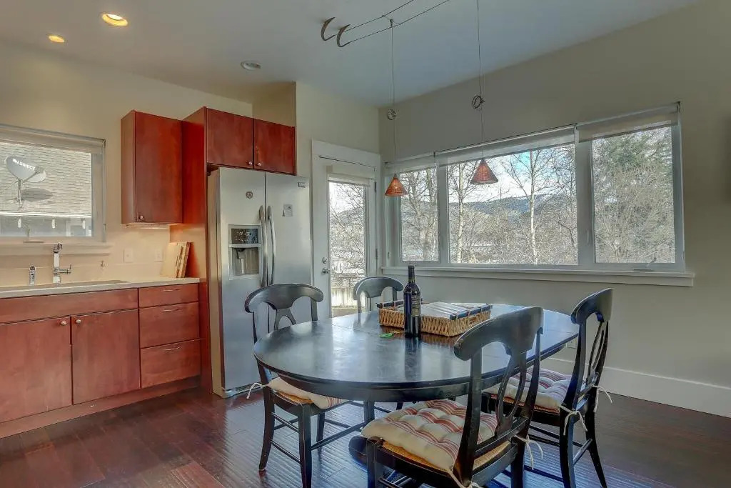 Surfsup! 30 Day Minimum 3 Bedrooms 2 Bathrooms Home