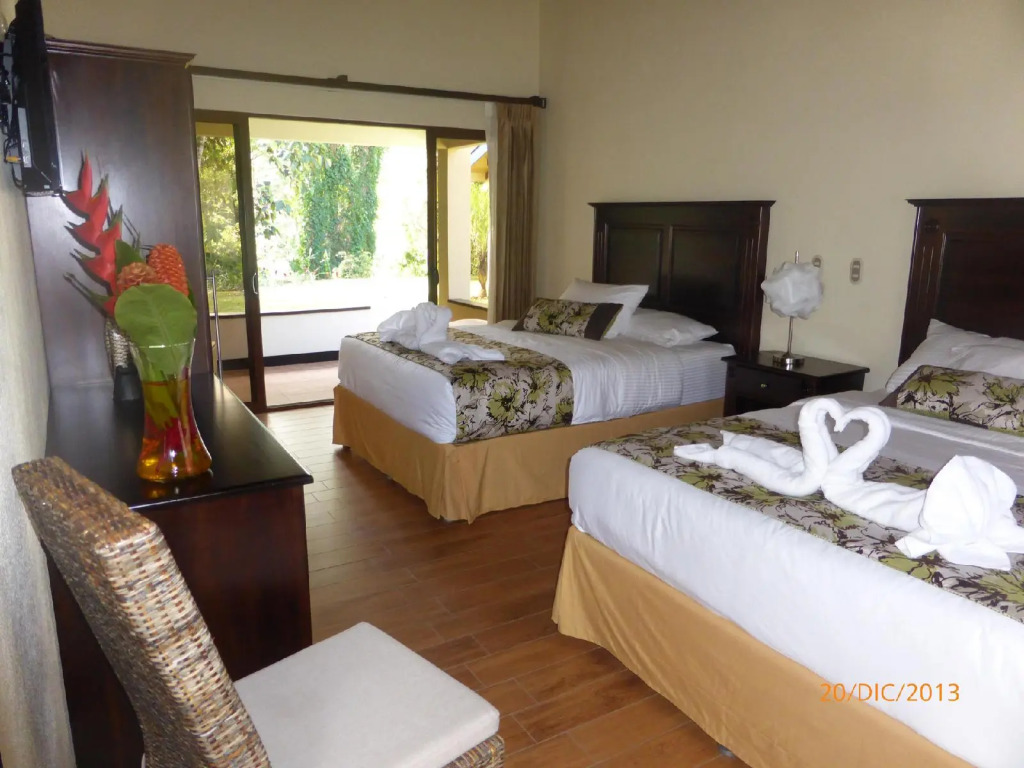 Hotel Boutique Casona del Cafetal and Lakeside Restaurant