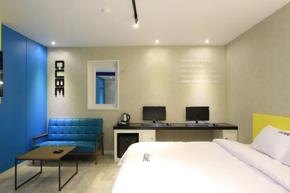 Cube Motel