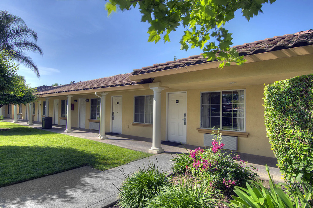 University Park Inn & Suites, an Ascend Collection Hotel
