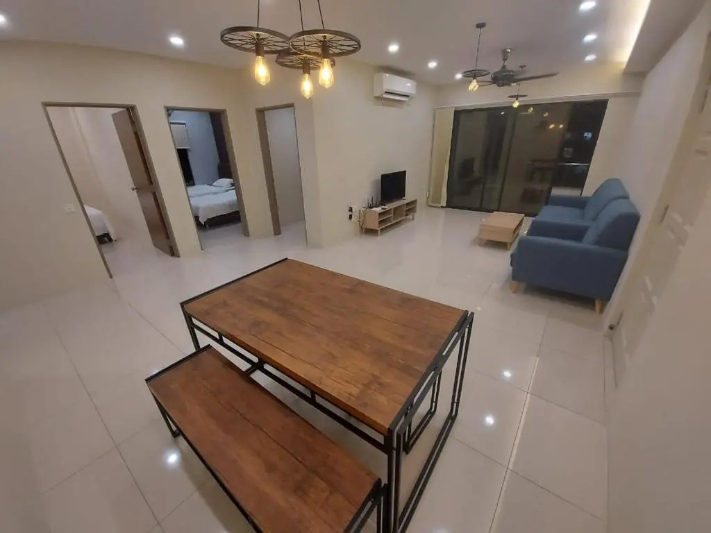 HOMESTAY @ COMFY CONDO with Waterpark, Pool, Playground & Gym