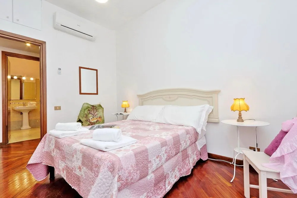 TreasureRome Family 3BR by Colosseo