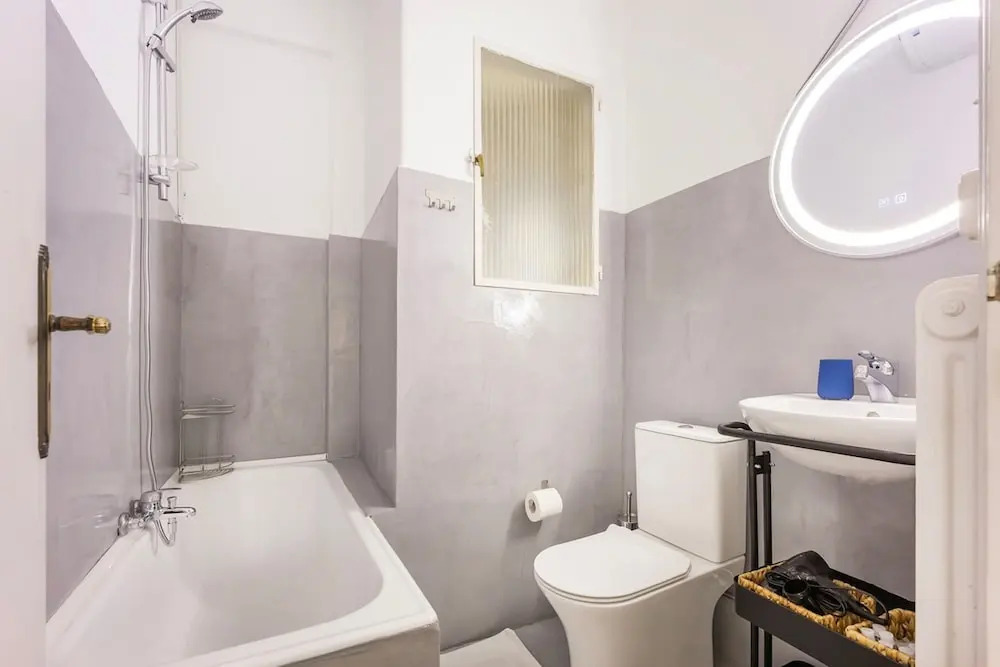 Sunny Cozy 3bd apt Just a min Away to Acropolis