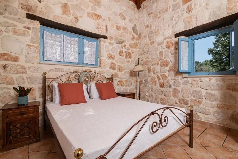 Strofilia Stone Residences