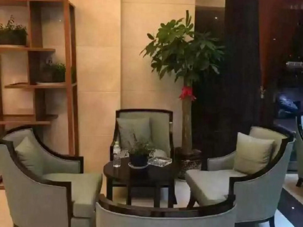 Zuiyi City Garden Hotel (Shaoxing East Station Wanhe City)