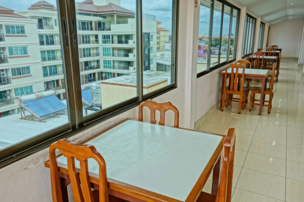 LEK Jomtien Hotel