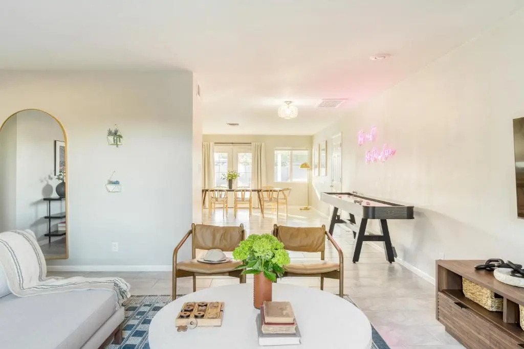 Lotus by Avantstay Basketball Court, Pool, Bbq, Outdoor Dining & Fire Pit!