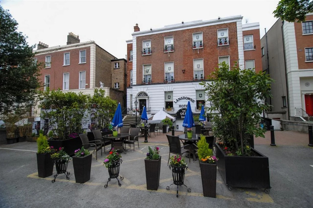 The Lansdowne Hotel