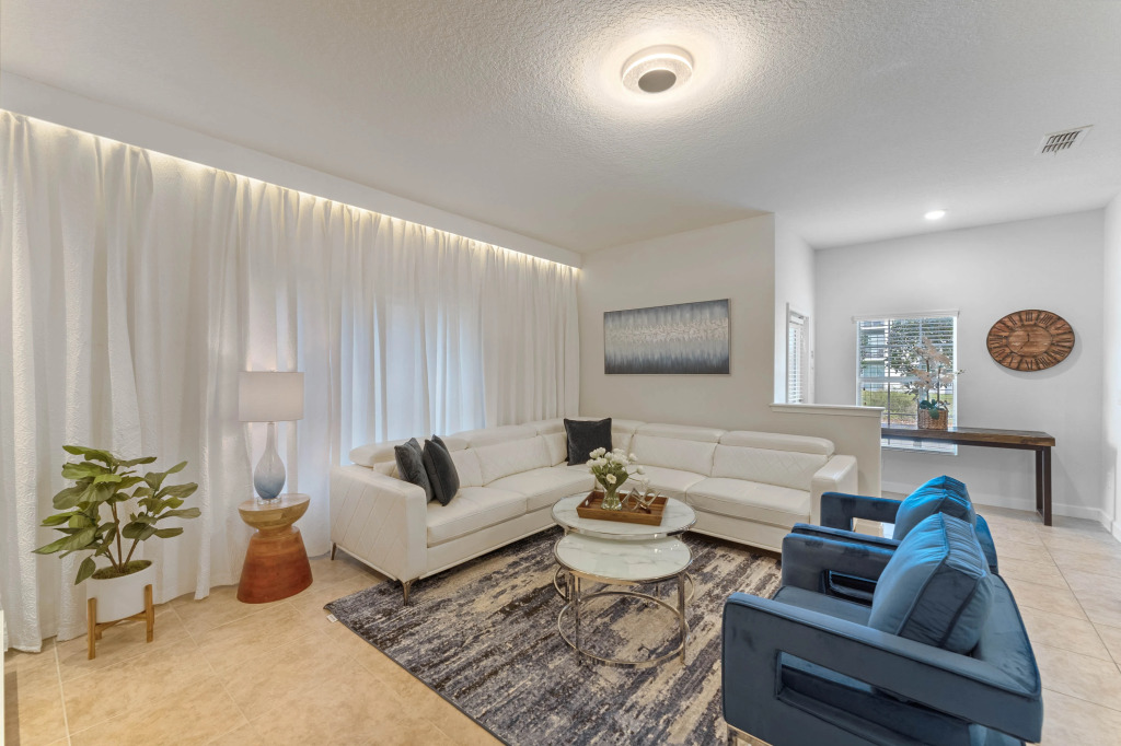 5 Bedrooms 4 Bathrooms Storey Lake 4819 Ct