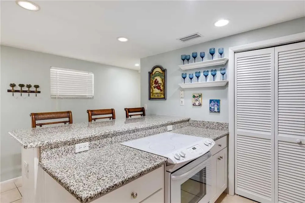 Seahorse 3, 3 Bedrooms, Sleeps 8, Pet Friendly, Heated Pool