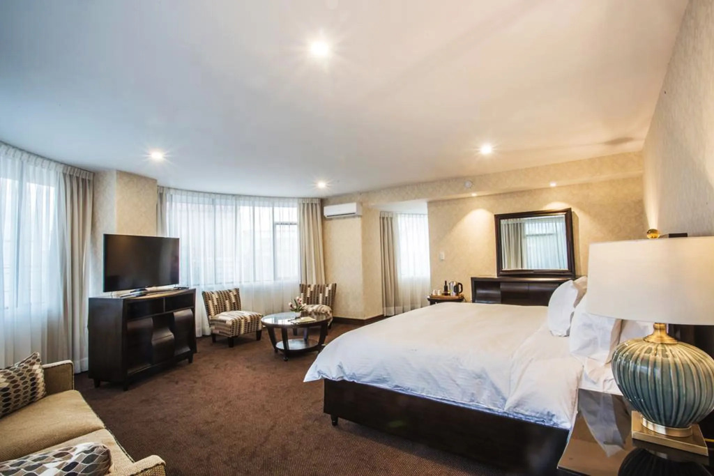 ROLES Hotel