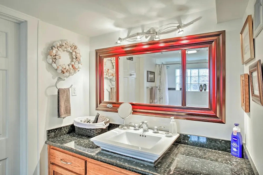 4 Mi to French Quarter: Nola Apt w/ Garden Patio