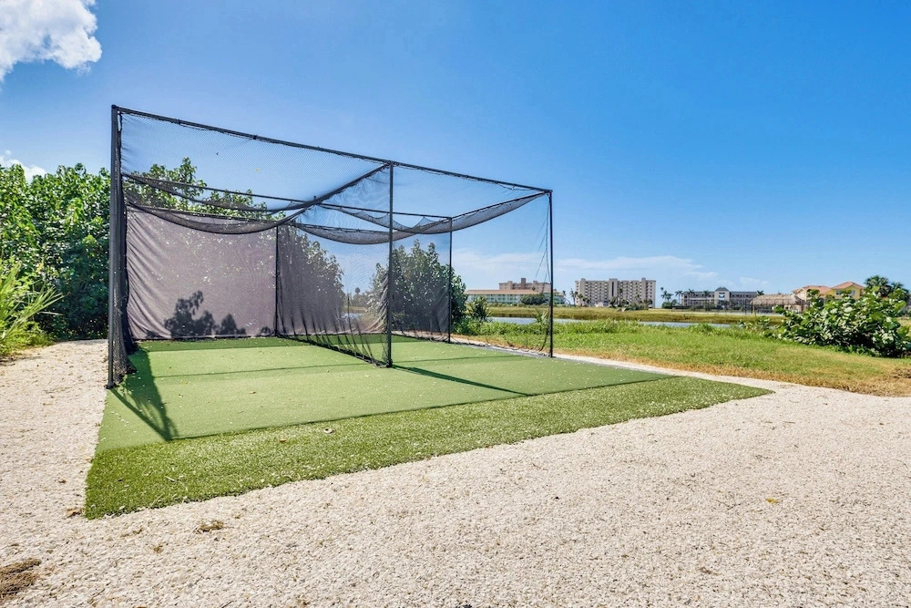 < 1 Mi to Fort Myers Beach: Bayfront Condo w/ Pool