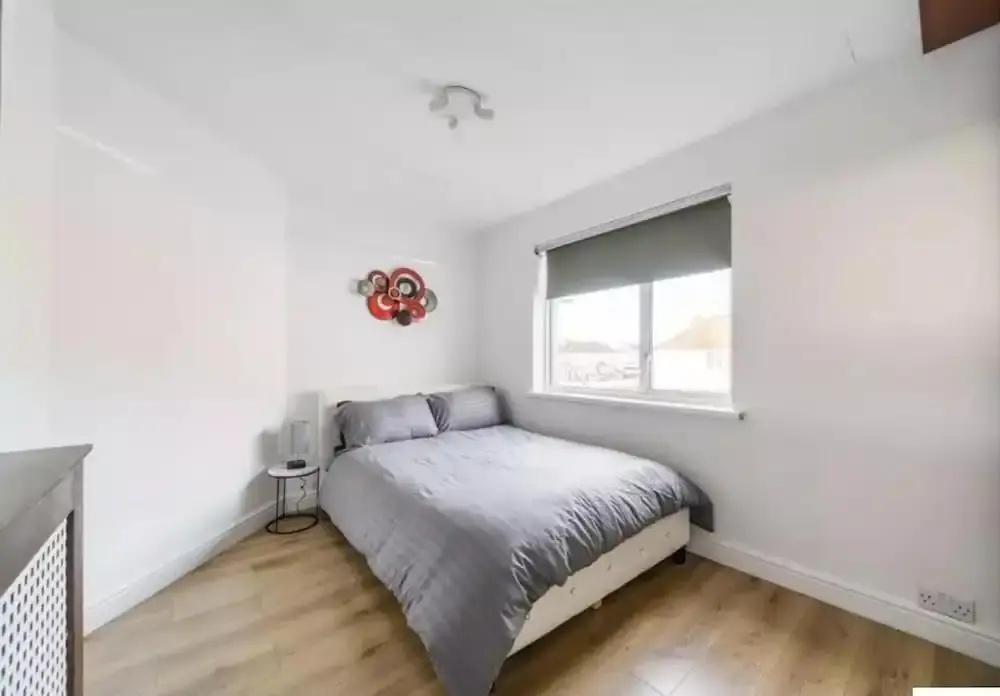 2br-sleeps6-parking-garden-nearlondon