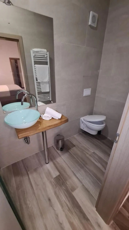 KASNAR ROOMS