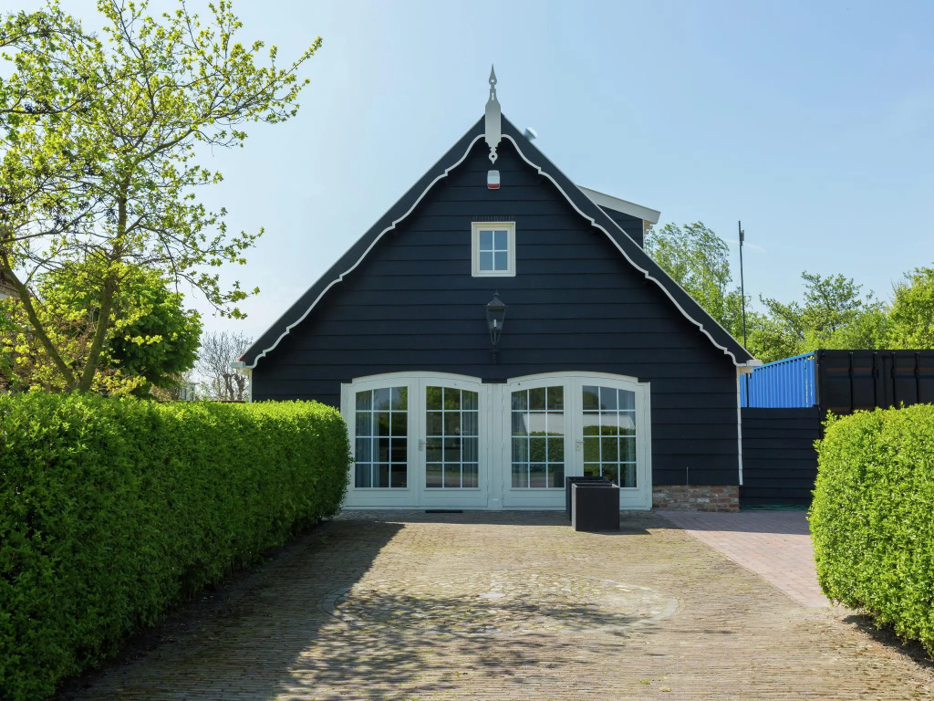Very attractive holiday home near the beach of Westkapelle