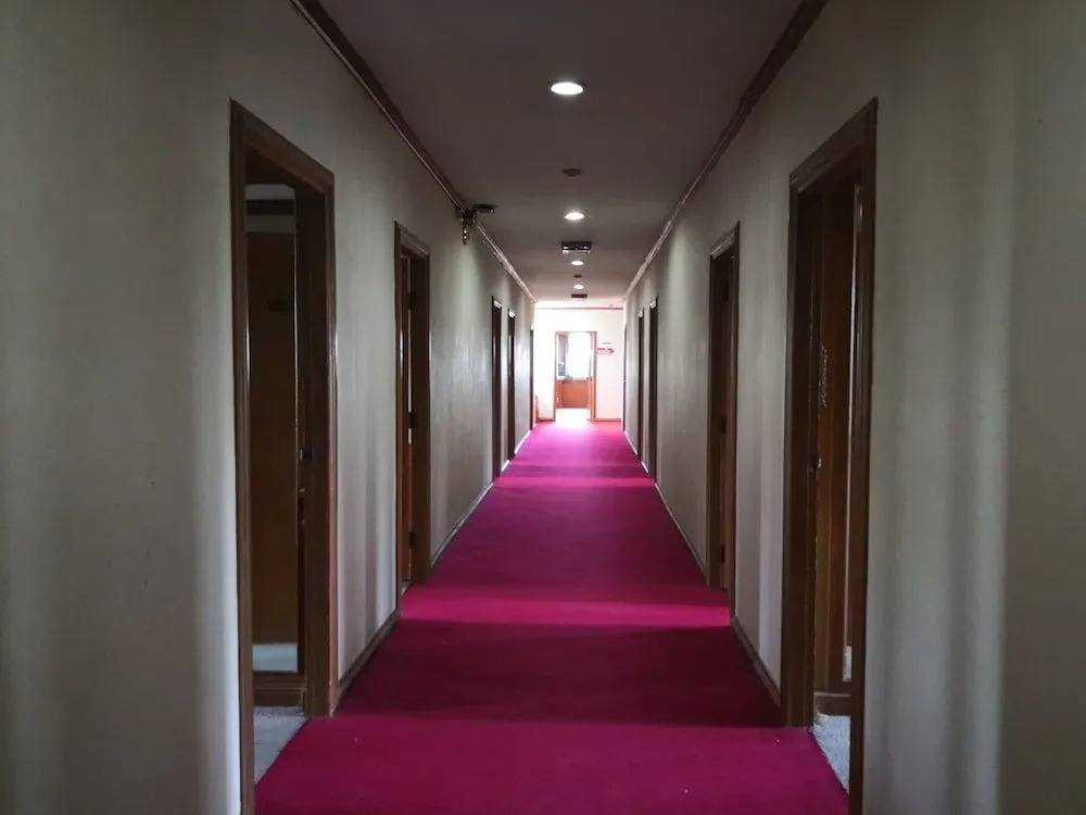 CL Garden Inn