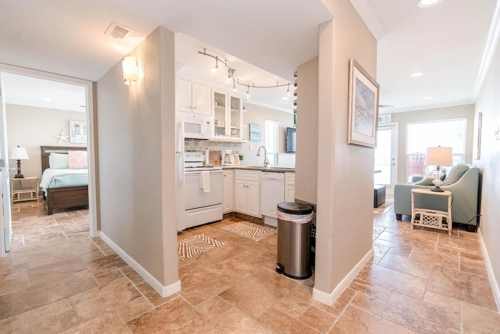 Seaside Treasure - 2 Br Apts