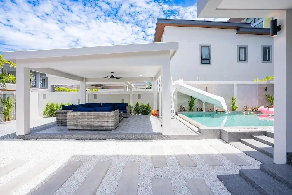 Serenity Jomtien Pool Villa