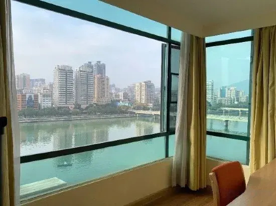 Homeinn Hotel (Shaoguan Wujiang Bridge Zhongshan Park Riverside)