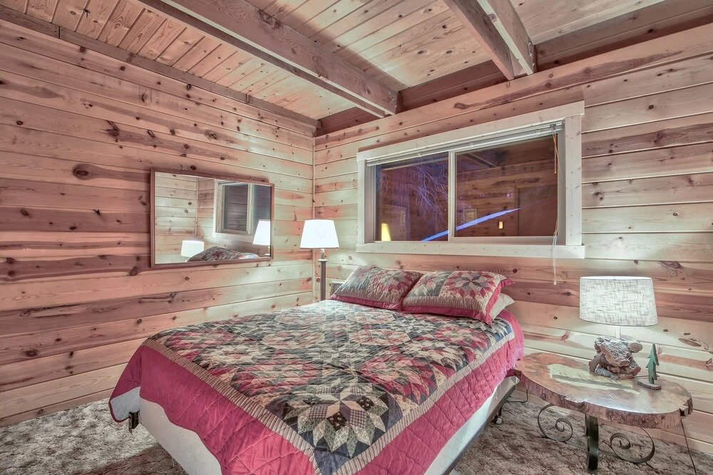 Cholula 811c 4 Bedroom Cabin by RedAwning