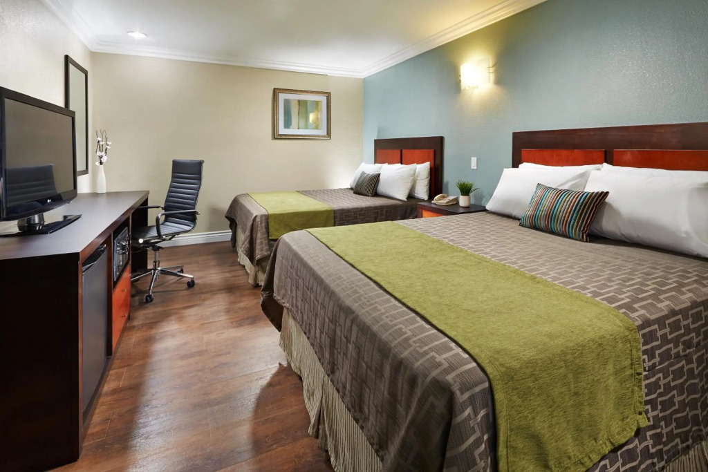 American Inn Downey