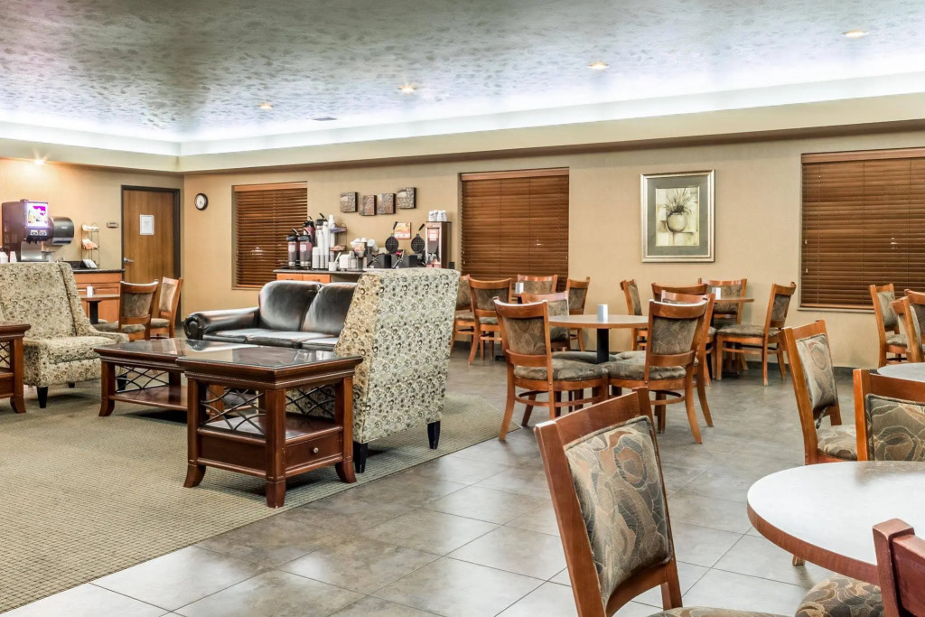 Comfort Inn & Suites