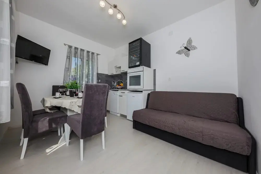 Luxury villa complex Pendolino with heated pool and jacuzzi