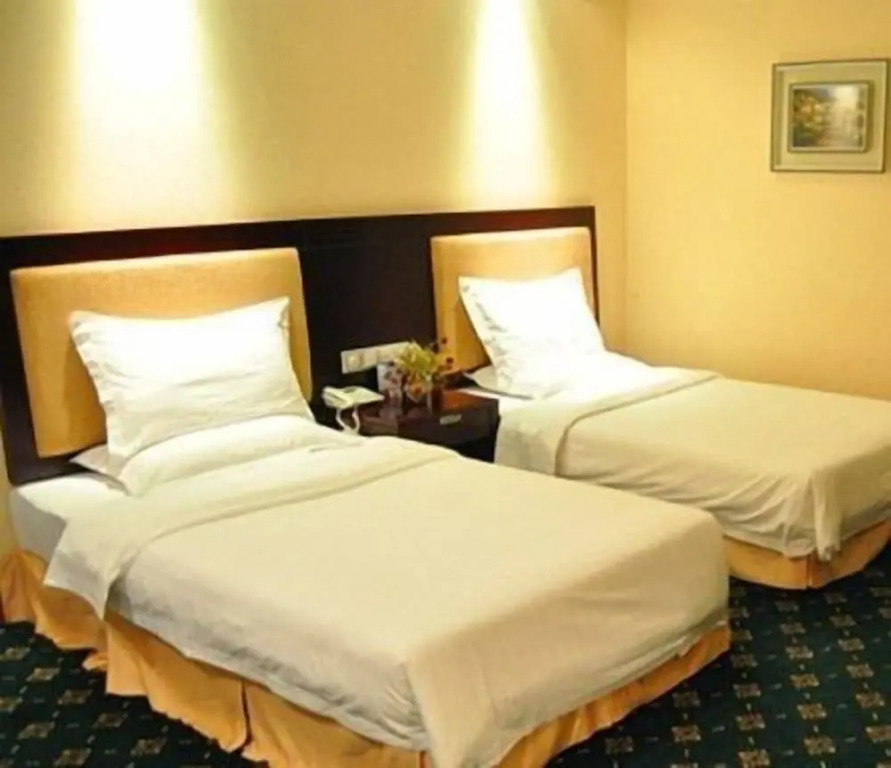 Huadong International Business Hotel