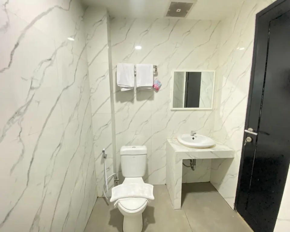 Urbanview Hotel Medio Inn Palu by RedDoorz