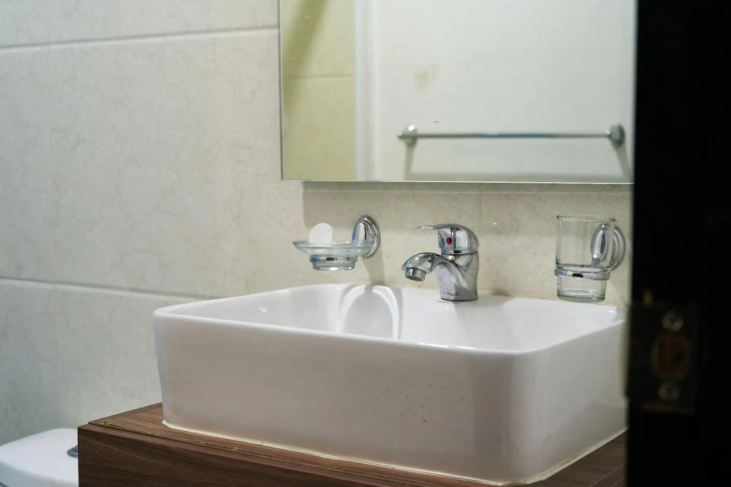 Nora Hotel & Co living