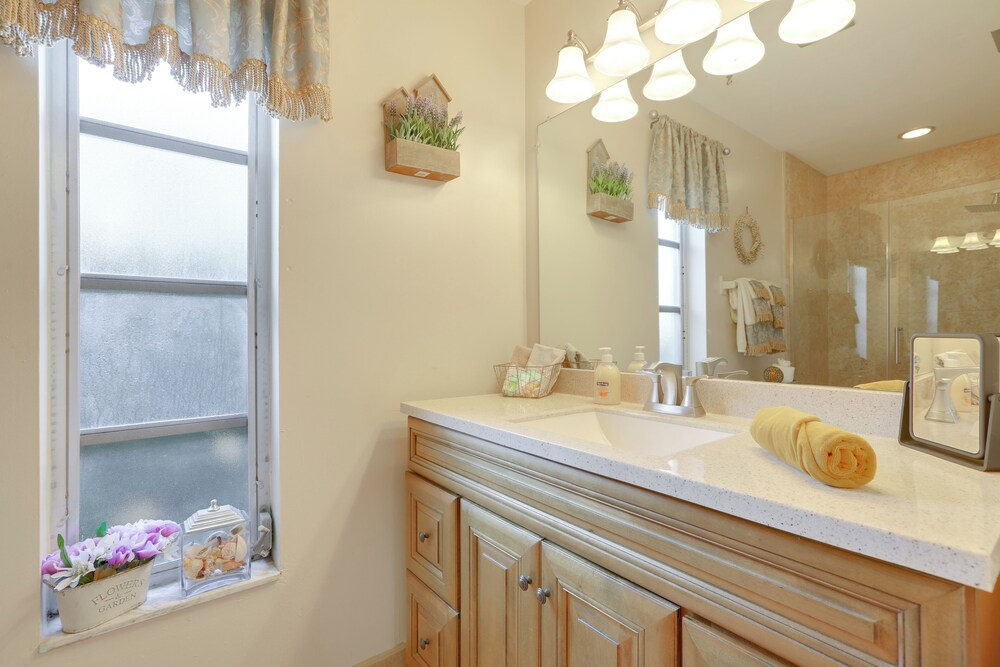 Marco Island Retreat w/ Pool ~ 1 Mi to Beach