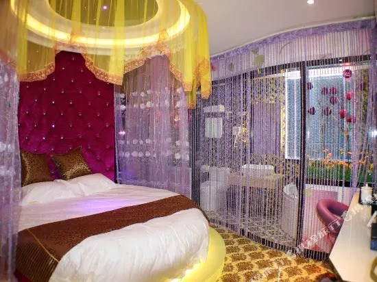 V Tour Hotel