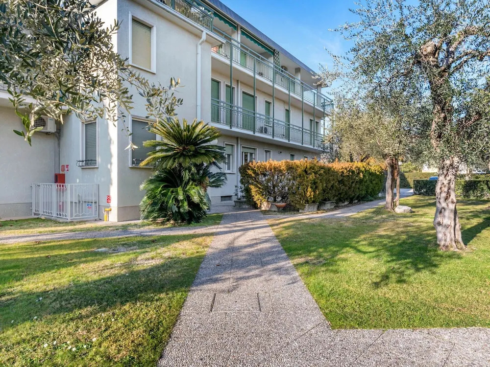 Graceful Holiday Home in Toscolano Maderno With Garden