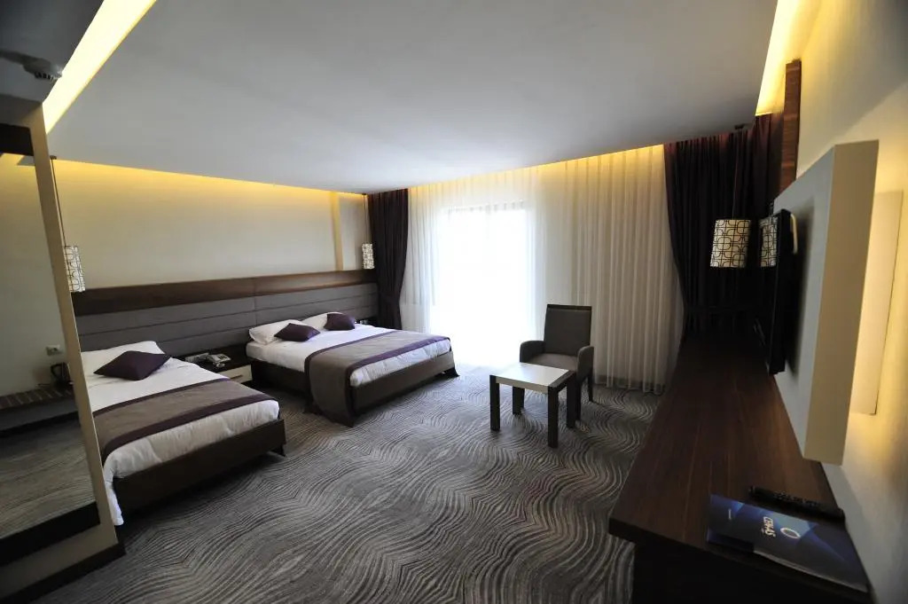 Grand Cenas Hotel
